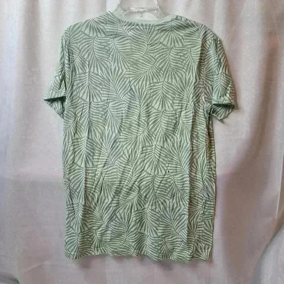 Goodfellow and Co Tropical Floral Pattern Short Sleeve T-Shirt - Picture 1 of 2